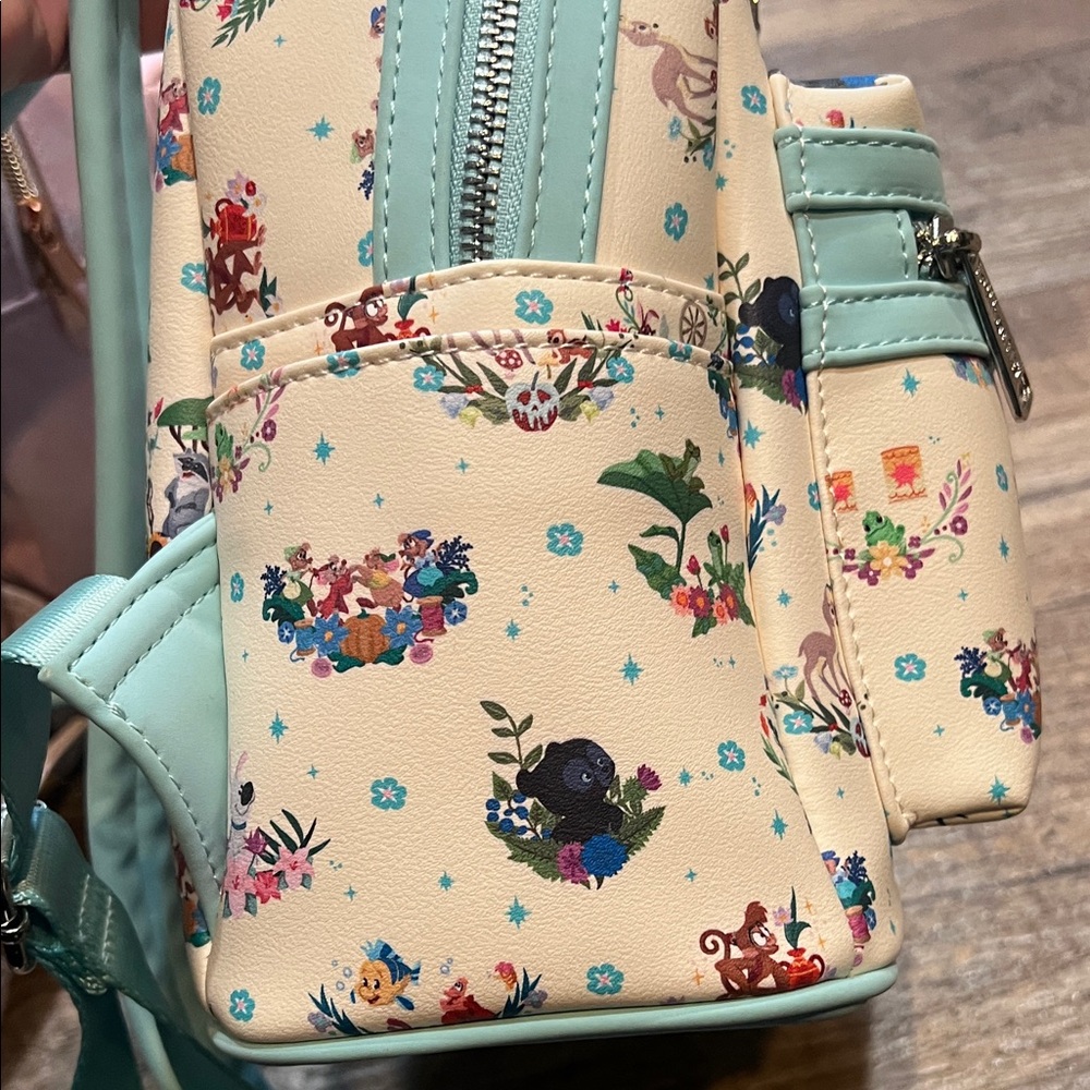 Disney loungefly characters - Picture 5 of 10